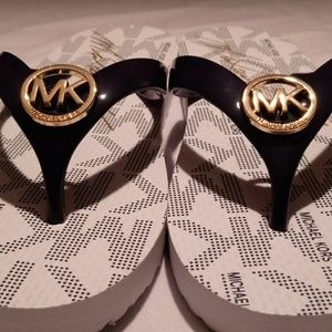 Micheal Kors Womens Slippers